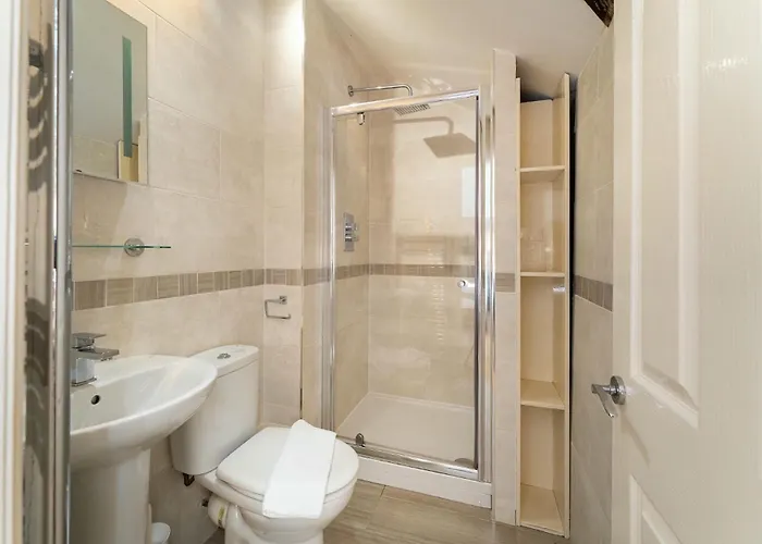 114 Craig Walk - Sleeps 10