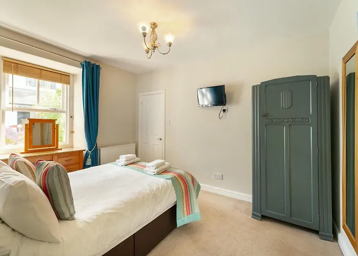 114 Craig Walk - Sleeps 10