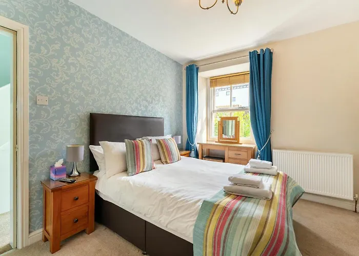 114 Craig Walk - Sleeps 10 度假居