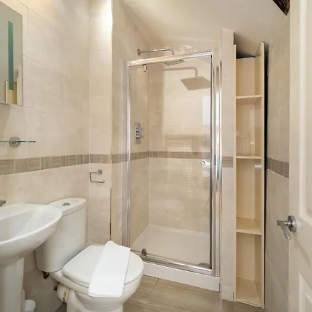 114 Craig Walk - Sleeps 10